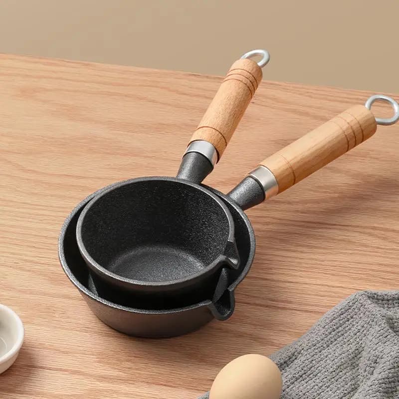 Padella Mini in Ghisa Spessa per Uova 8/10cm con Doppio Beccuccio, Pentola Mini Antiaderente con Manico in Legno, Padella Antiaderente Senza Rivestimento