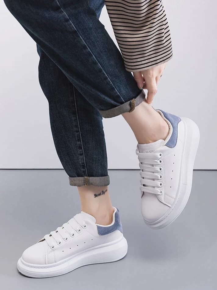 Nuove sneakers da donna in stile coreano, sneakers bianche, scarpe casual e versatili, stile coppia, scarpe con suola spessa.