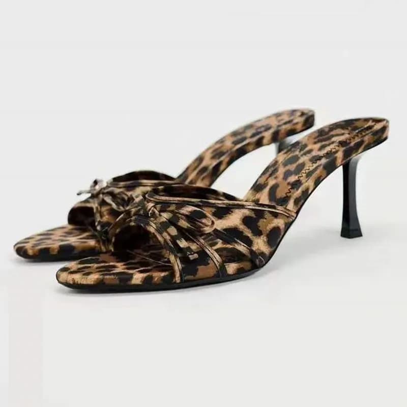 Sandali con tacco alto stampati leopardati estivi 2026, alla moda, versatili, eleganti e accattivanti, scarpe da donna