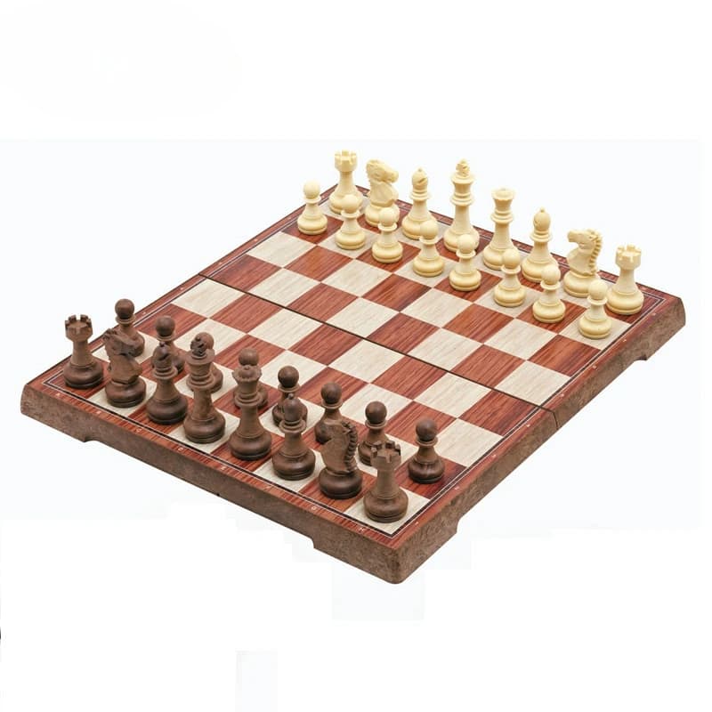 Scacchiera in plastica Woodgrain per bambini adulti Campo da viaggio Gioco da tavolo Set di scacchi pieghevole portatile 32 pezzi di scacchi magnetici