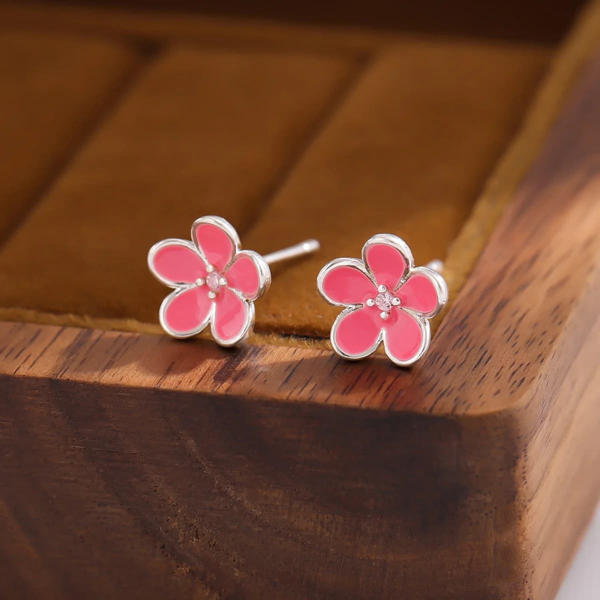 Fashion temperament Diamond-set flower pink Epoxy personalized petal temperament Versatile stud earrings, women's models