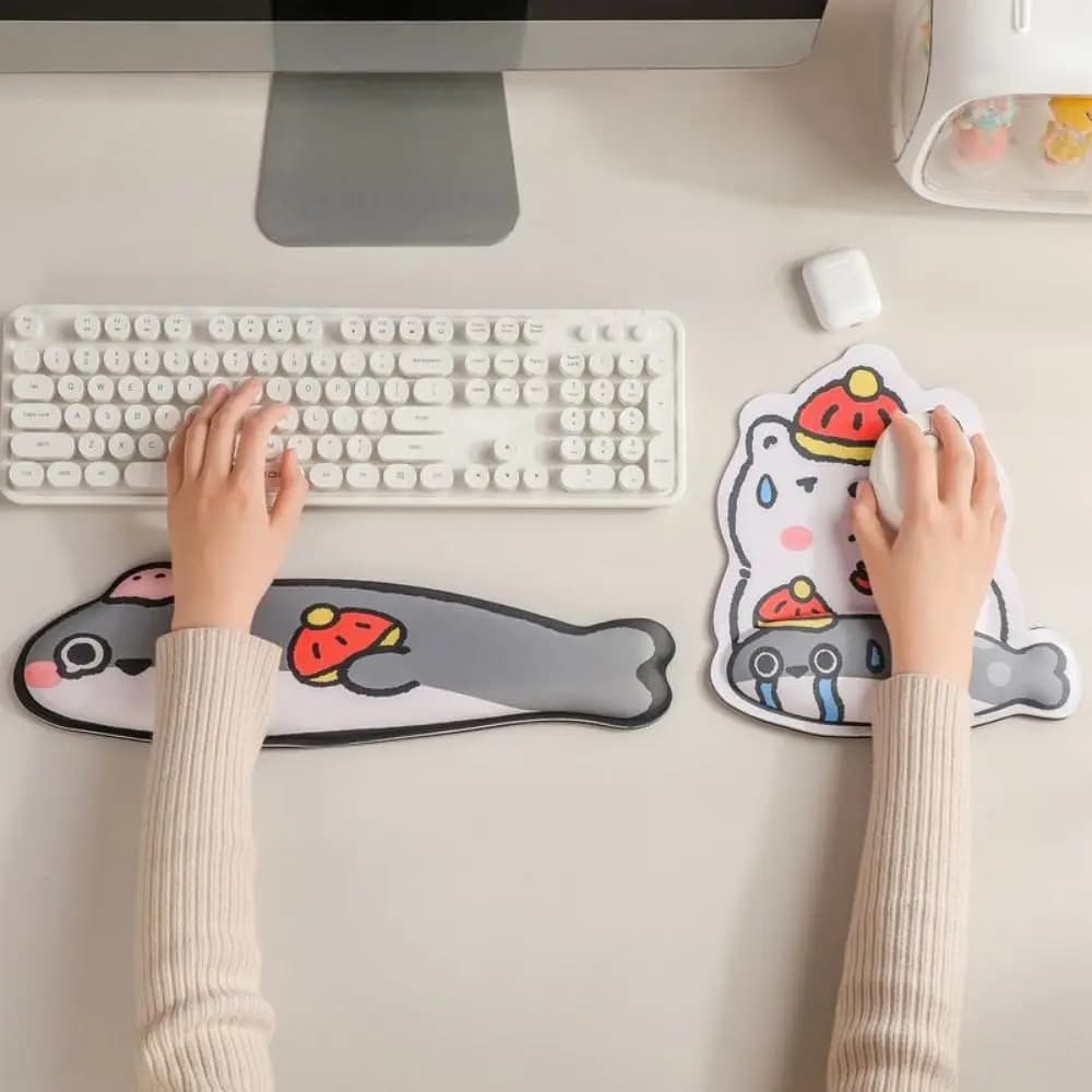 Tappetino per mouse creativo per cartoni animati Capibara stampato Comodo supporto per il polso del mouse Comfort con protezione per il polso