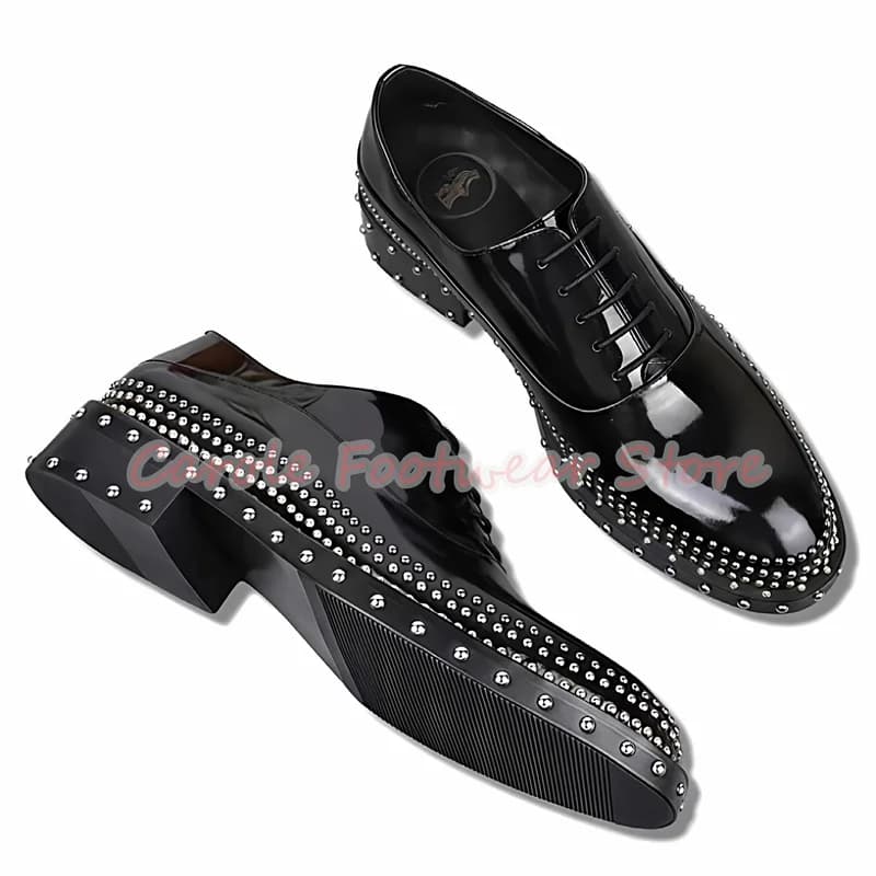 Oxford stringate con tacco grosso e plateau con rivetti punk per uomo Scarpe eleganti da lavoro formali fatte a mano in vera pelle Scarpe derby maschili