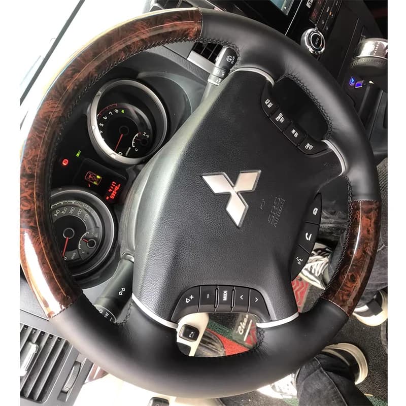 Per Mitsubishi Pajero 2007-2014 Galant 2008-2012 Coprivolante per auto in vera pelle scamosciata nera cucita a mano