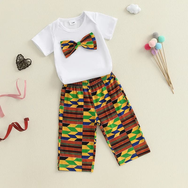 Completo primaverile da bambino in 2 pezzi con top con stampa floreale con maniche a volant e pantaloncini di jeans - Simpatica moda estiva per ragazze