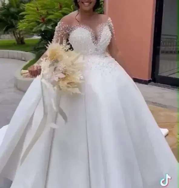 Personalizza Africa Donna Taglie forti Maniche lunghe Perle scintillanti Abito da sposa a sirena Coda staccabile personalizzata Principessa bianca Ba