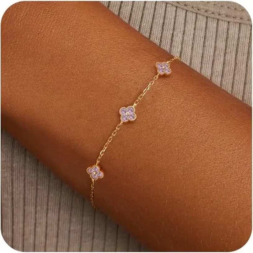 Braccialetto con Quadrifoglio e Pietra Portafortuna, Delicato Bracciale Placcato Oro 14K, Graziosi Braccialetti Impilabili per Donne