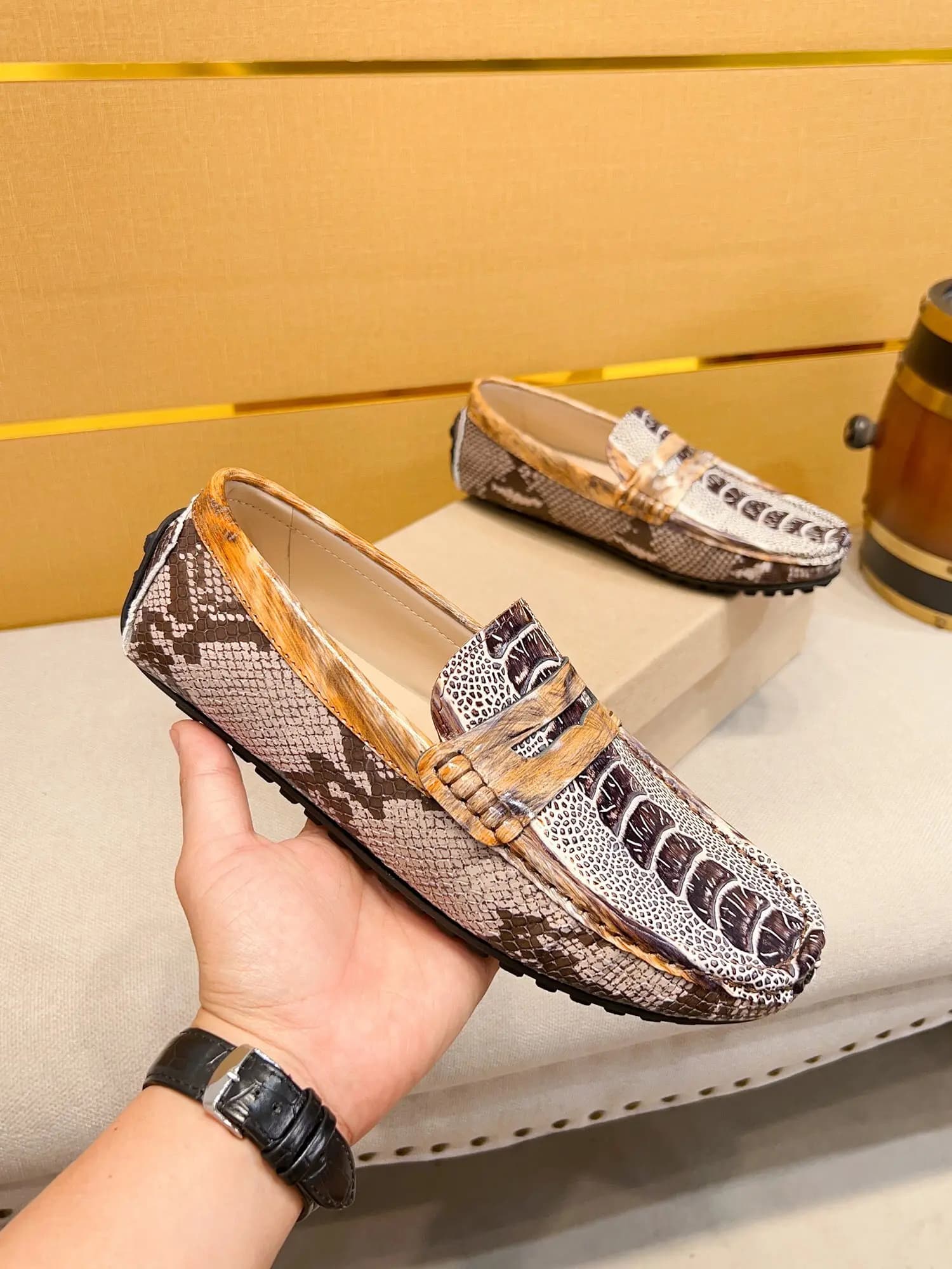 Italia Designer di lusso Moda uomo Scarpe basse mocassini per il tempo libero Scarpe eleganti casual in vera pelle Scarpe da guida