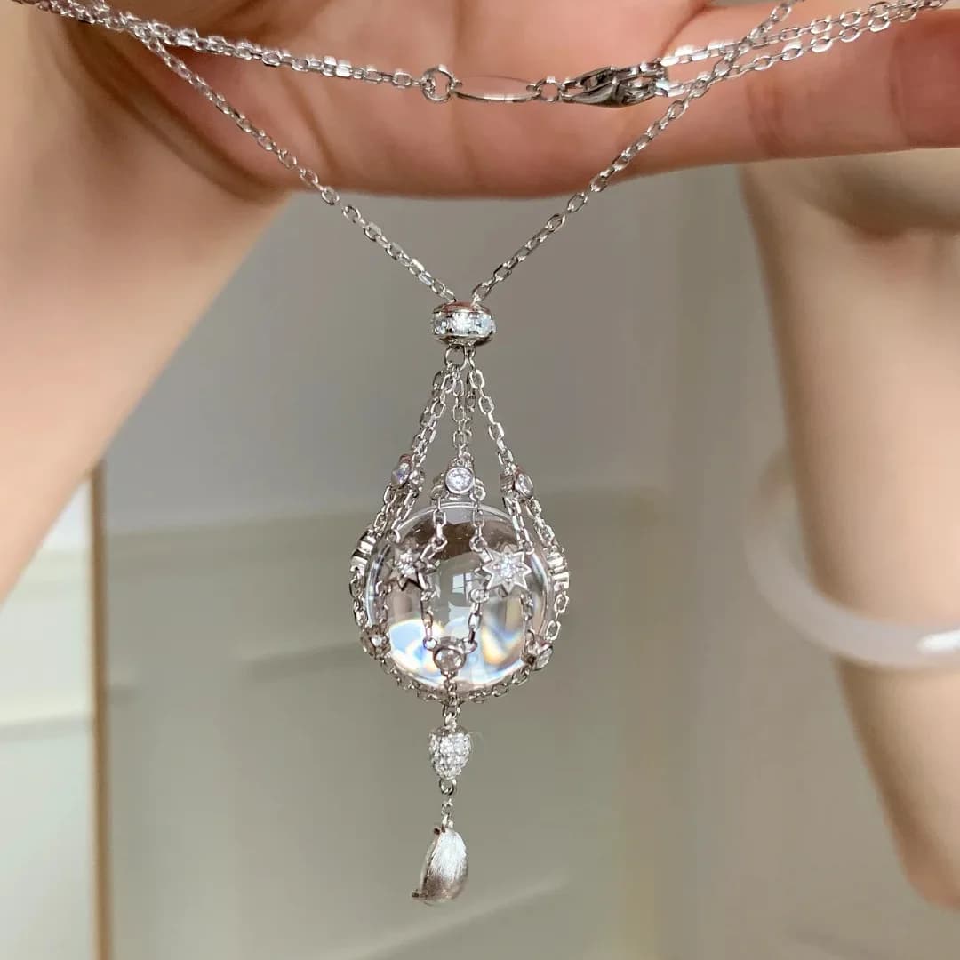 Collane con ciondolo a sfera di cristallo squisite da donna per le donne Temperamento Accessori per il collo da donna eleganti Gioielli di fidanzamento per matrimoni