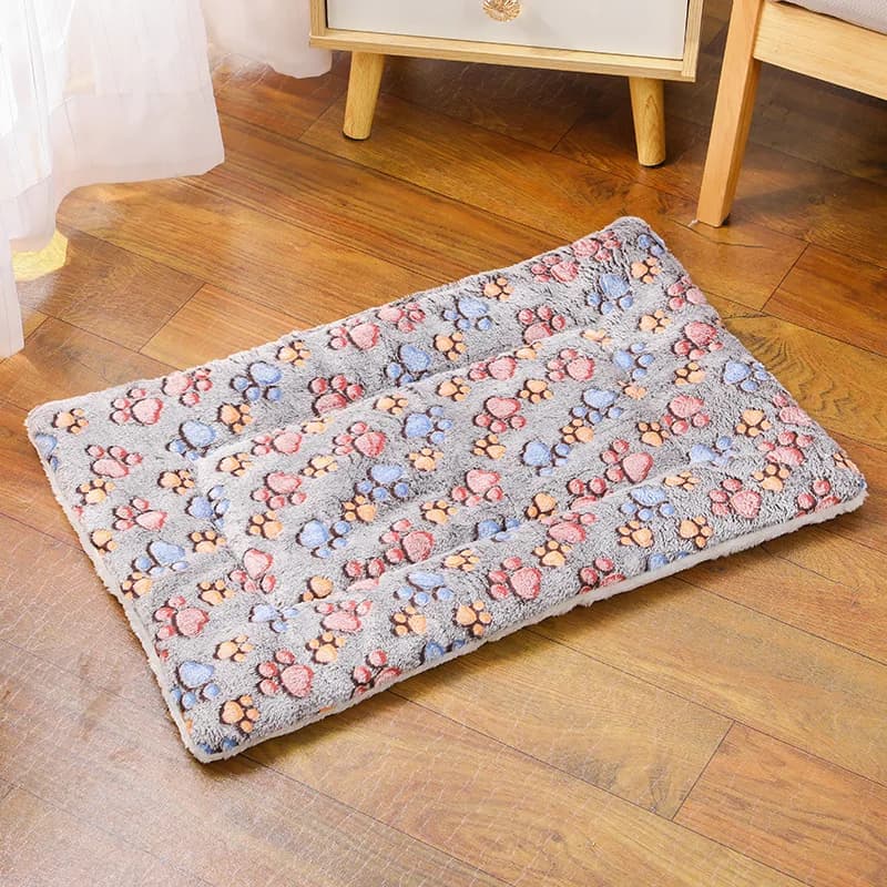 1pcs Pet sleeping pad, dog bed, cat bed, soft fur, thick blanket, fleece pad, washable warm bear-patterned blanket, winter