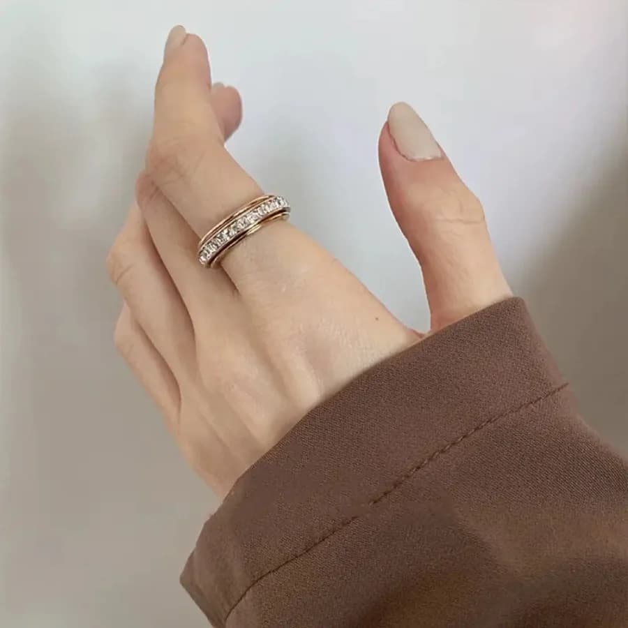 Anello Antistress Girevole in Acciaio Inossidabile con Zirconi e Cristalli Incastonati, Anello Fidget per Uomo e Donna, Gioielli Antistress