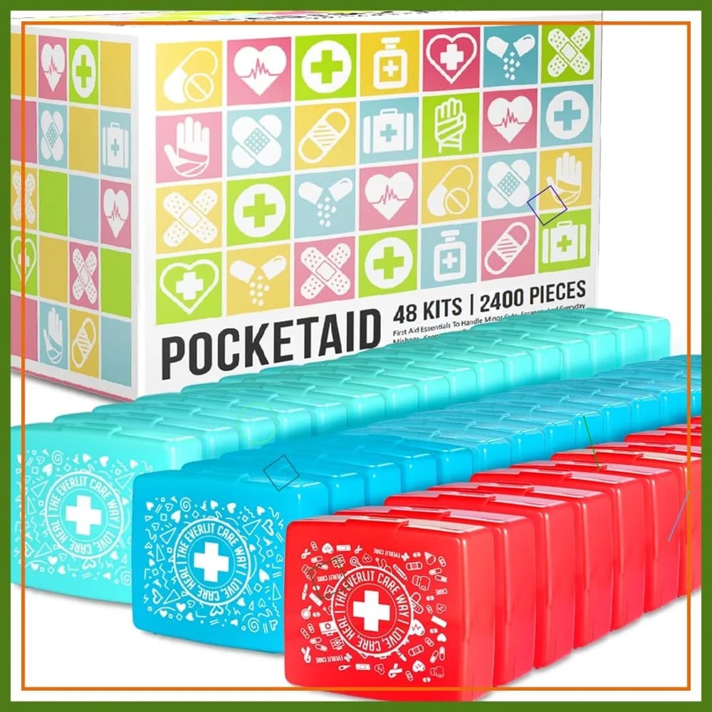 Mini Kit di Pronto Soccorso | 2400 Pezzi 48 Confezioni di Custodie Rigide | Cura di tagli, graffi e ferite per viaggi, attività all'aperto, campeggio, casa, ufficio