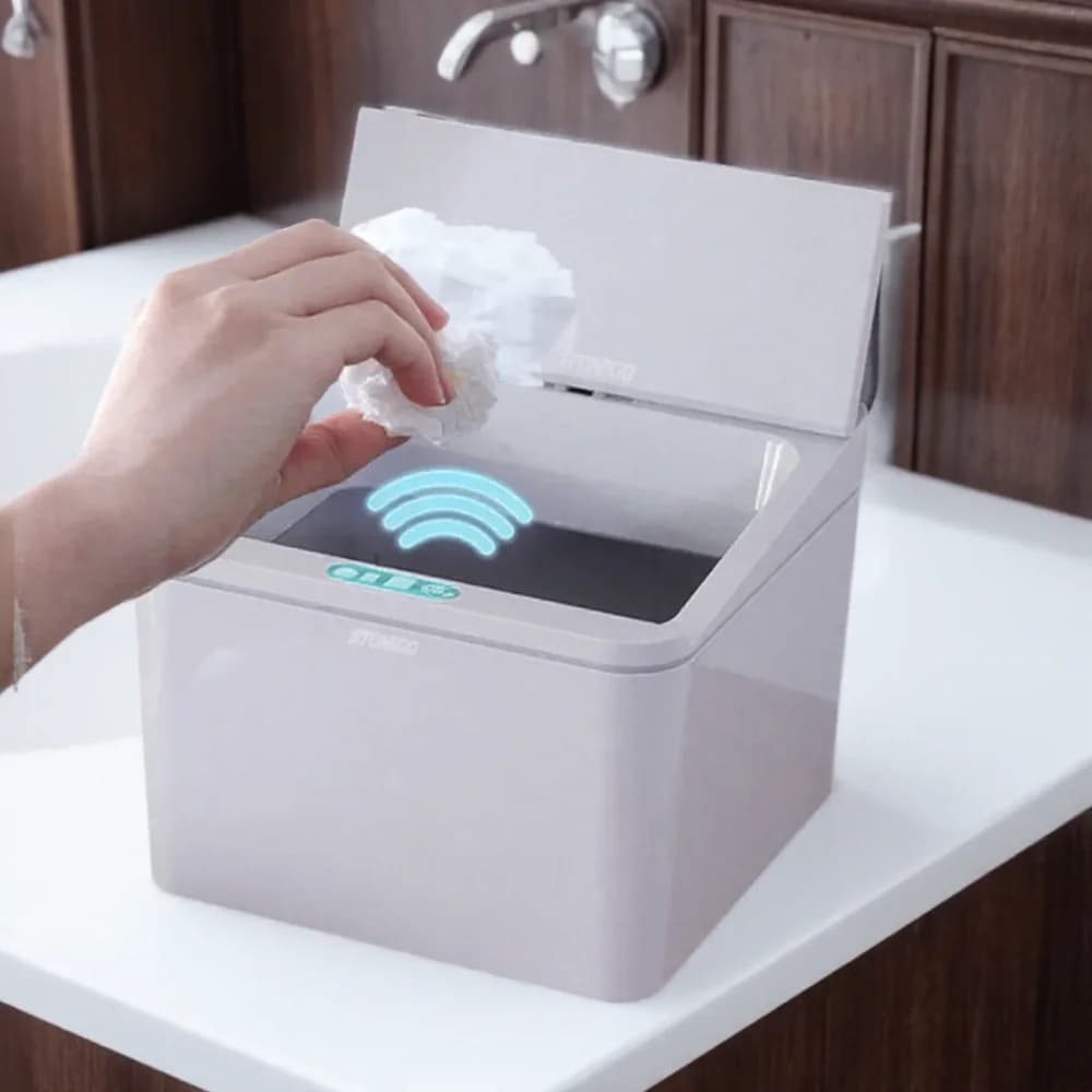Pattumiera da tavolo con apertura automatica senza contatto per organizer con sensore intelligente da 4L/6L per auto, ufficio, casa essenziale