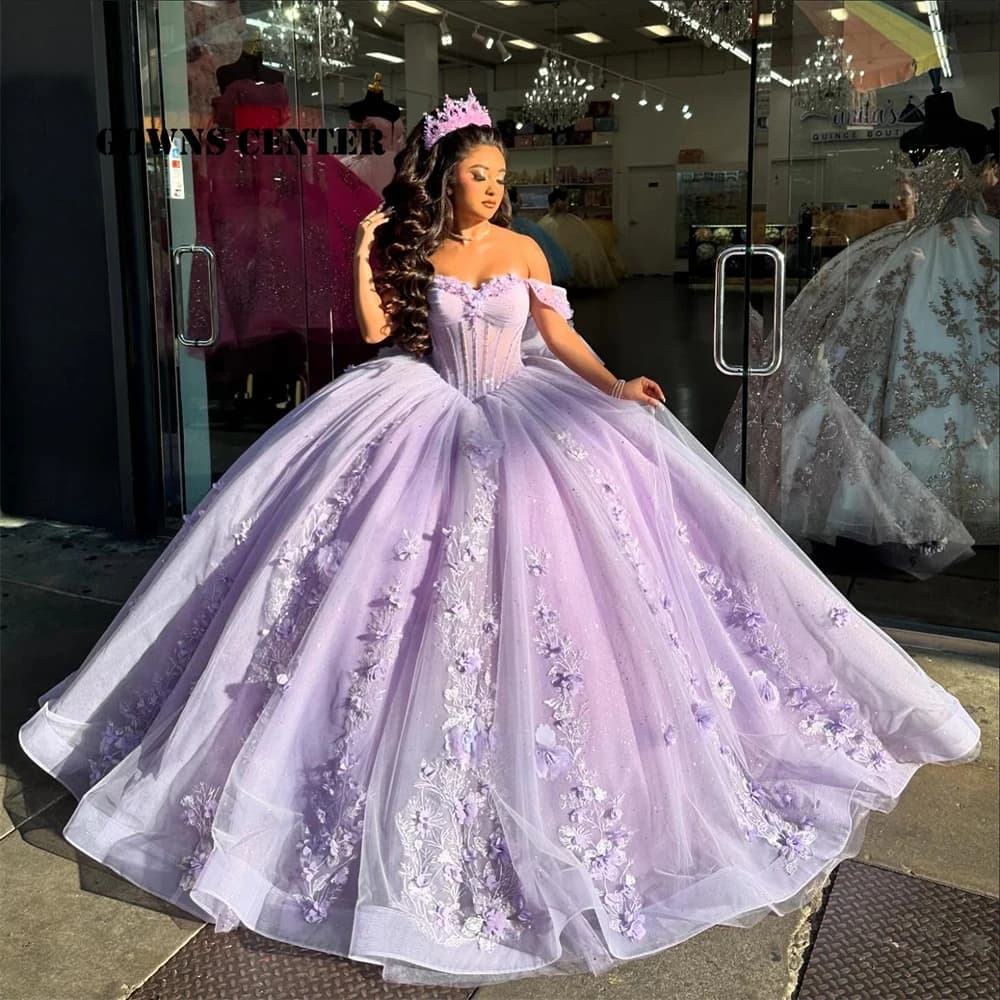 Abiti Quinceanera viola chiaro da 15 anni con perline di cristallo Abito da ballo messicano con strascico increspato 2026 Abito di lusso per compleanno personalizzato