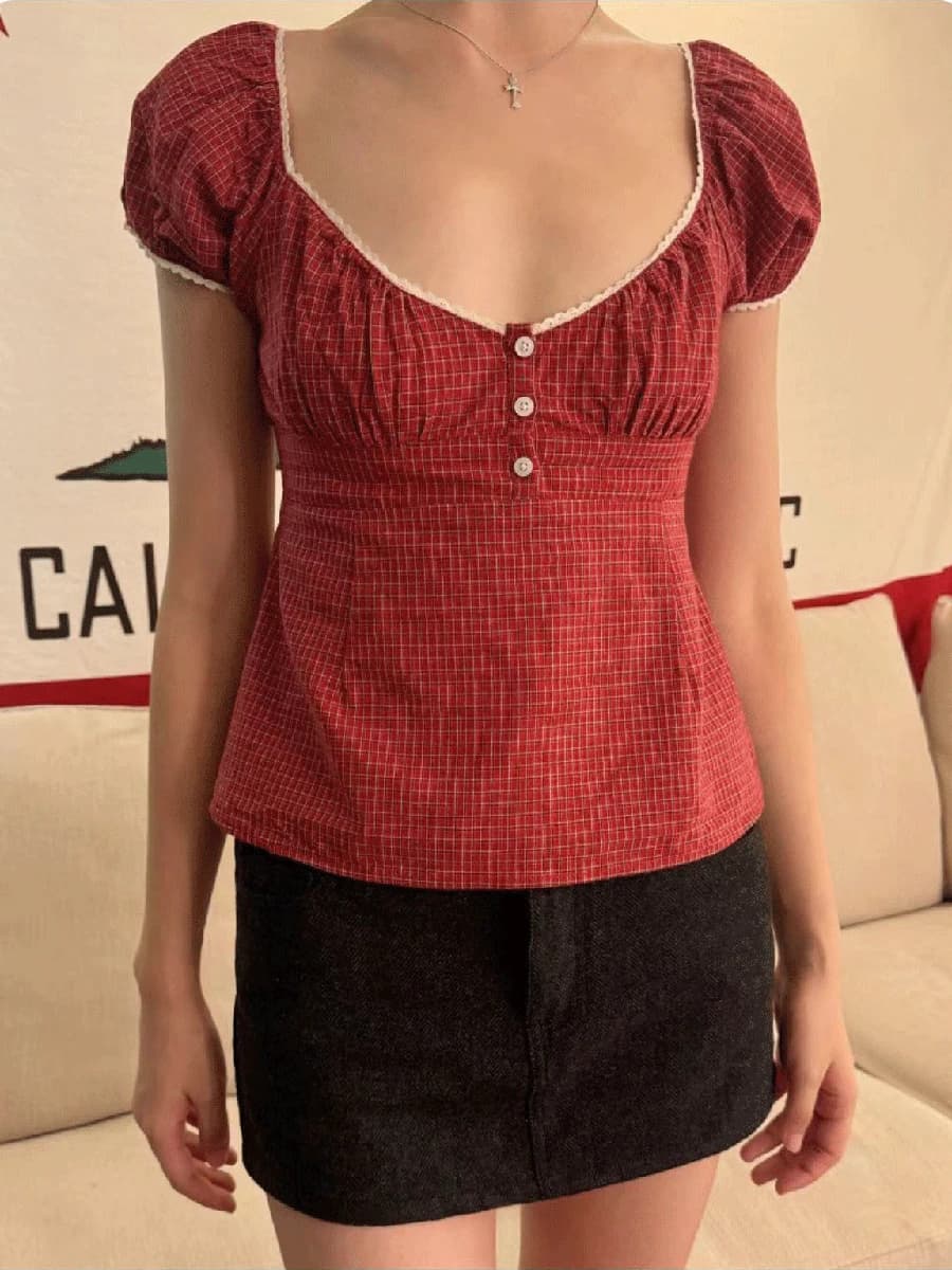 T-shirt con rifiniture in pizzo scozzese rosso t-shirt con maniche a sbuffo in cotone con collo quadrato a tre bottoni camicetta Vintage Sweet Summer Slim Crop Top