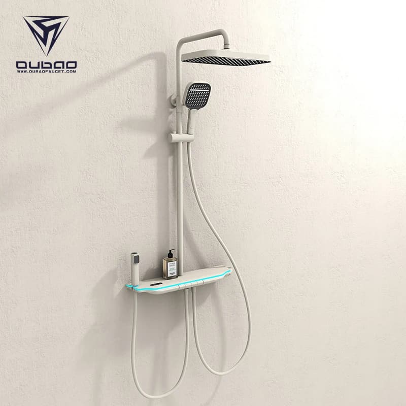 Sistema doccia per pianoforte con controllo termostatico Set doccia per bagno con soffione doccia digitale intelligente montato a parete