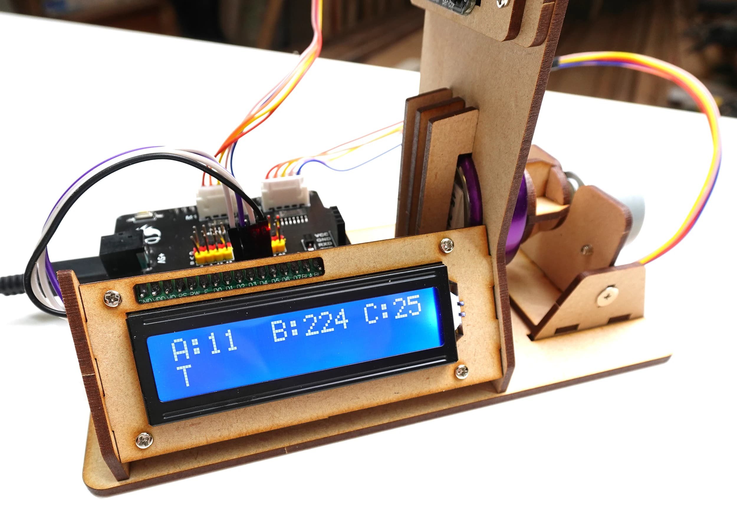 Automatic unlocking robot with LCD screen of the step-by-step motor for robot Arduino DIY kit Open source code project programmable robot