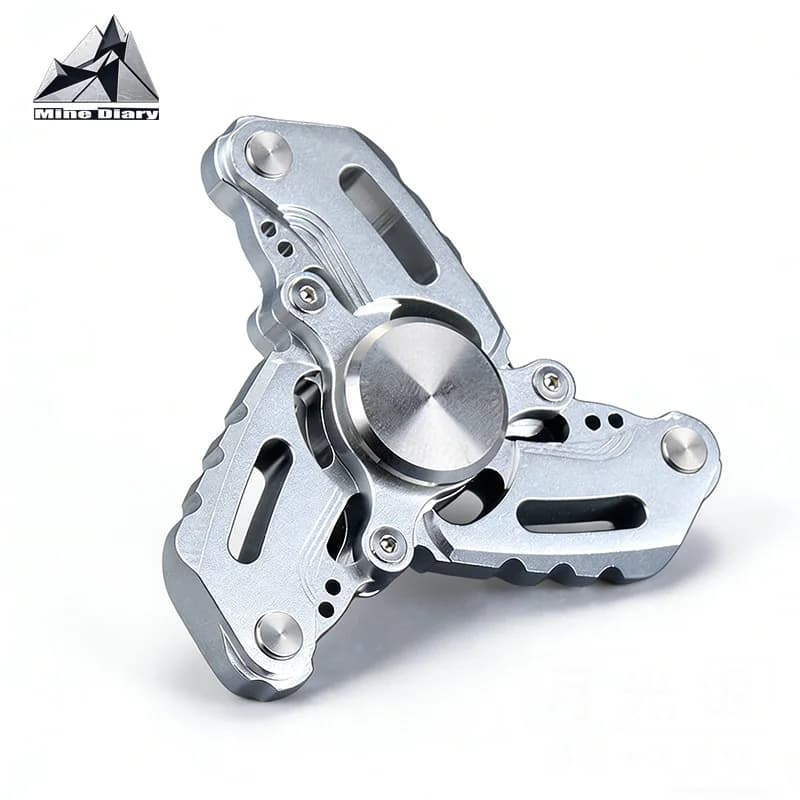 Innovativo Fidget Spinner EDC in Metallo a 3 Lame, Antistress da Ufficio, Giocattolo per Concentrazione e Relax