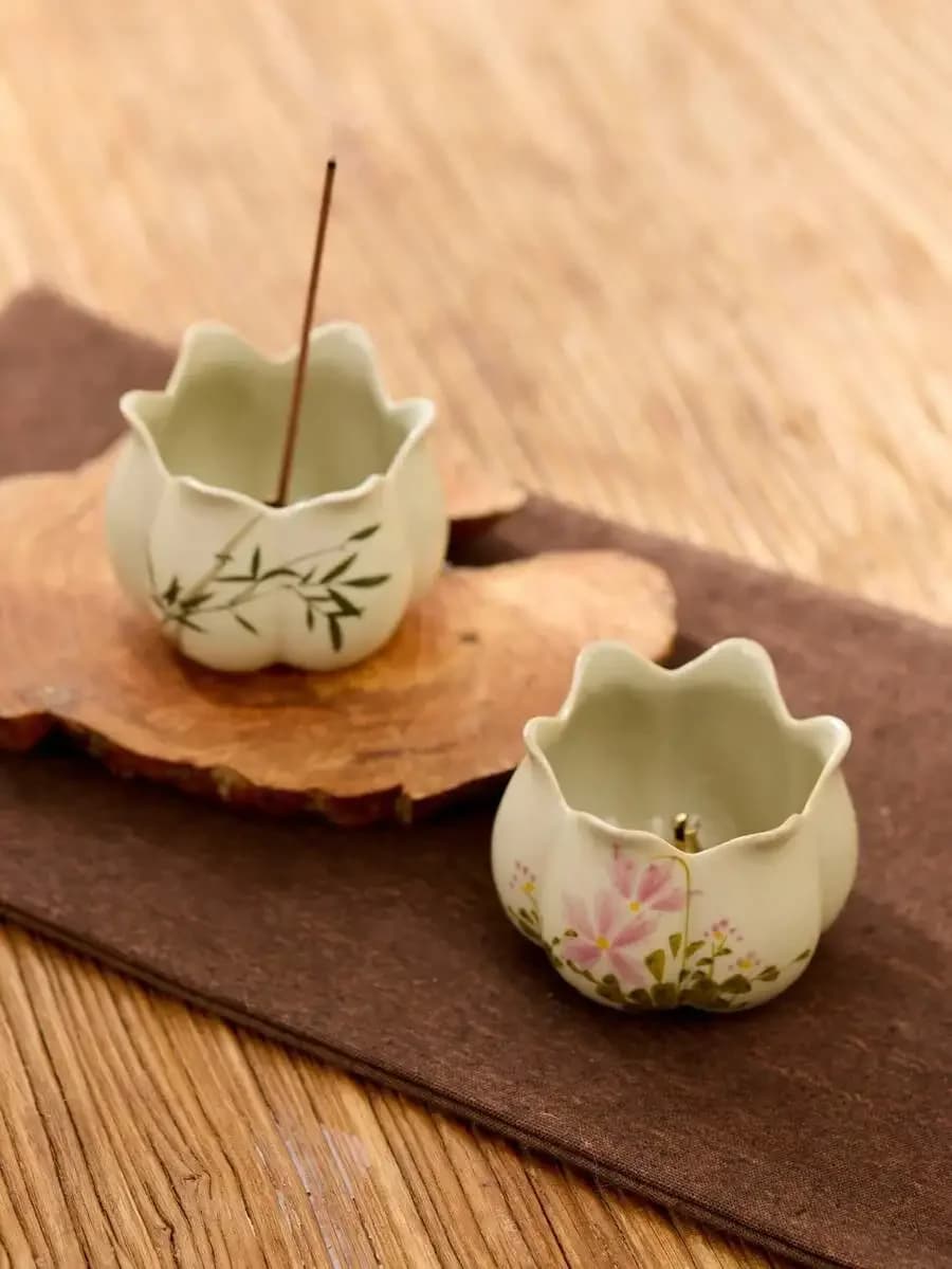 Bruciatore di incenso in ceramica a forma floreale, 1 pezzo – Porta bastoncini per incenso da interno per soggiorno e studio, mini ornamento da scrivania