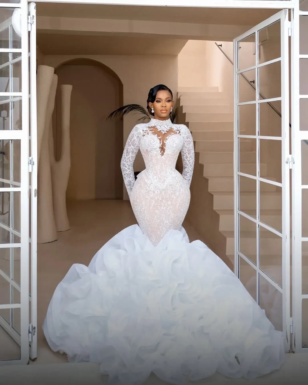 Customized High Collar Shinny Appliques Beads Vintage Wedding Dress Sweep Train Robe De Marriage Cascading Ruffle Bridal Gown