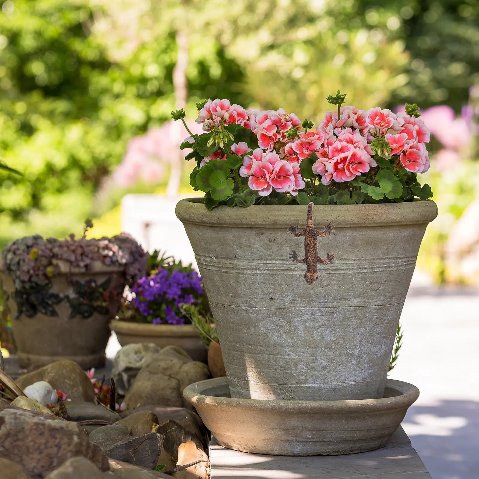 Decorazione da Parete a Forma di Geco, Ornamento da Giardino in Resina, Supporto per Vaso, Decorazione per Recinzioni e Balconi, Arte da Giardino Unica