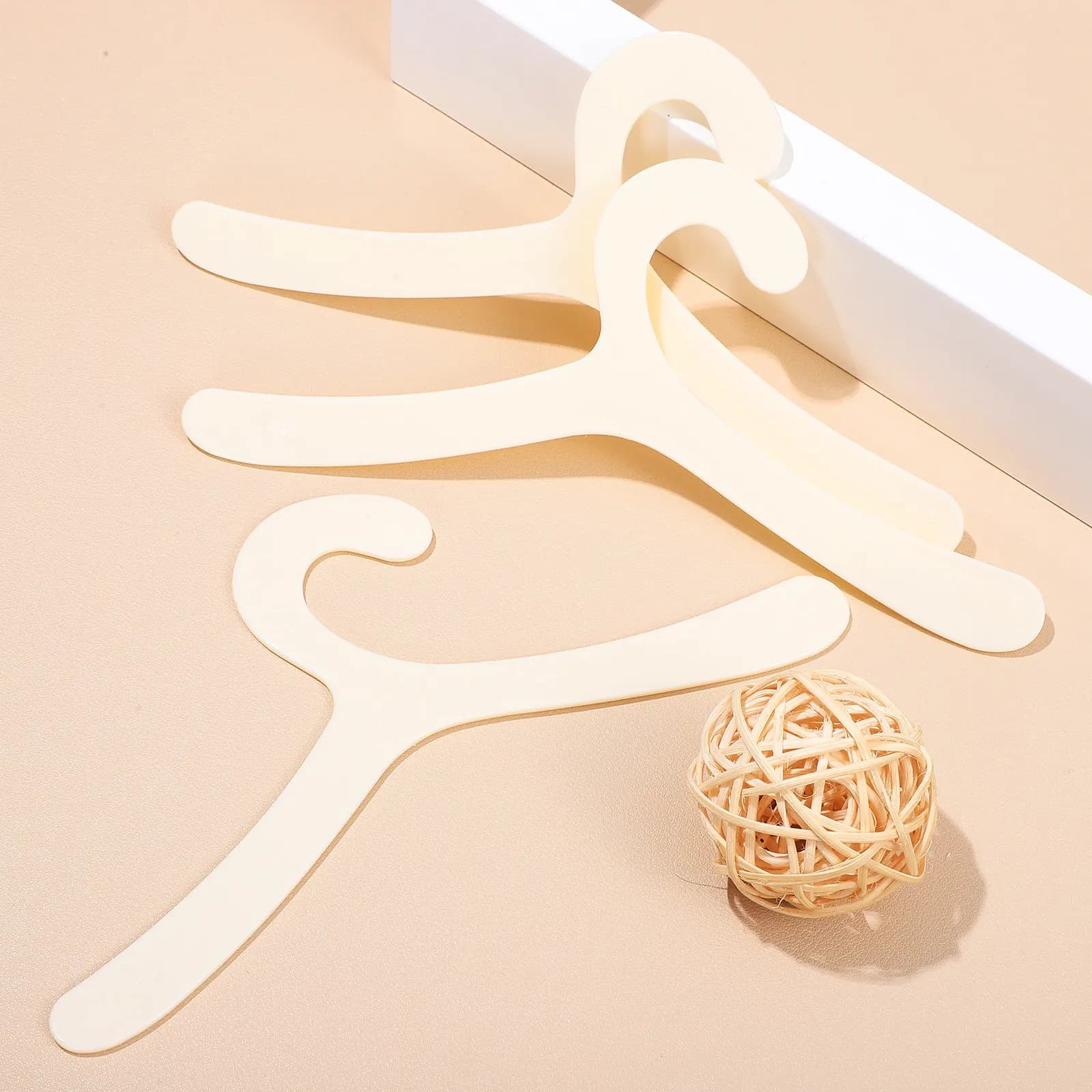 40Pcs Pet Hangers Plastic Reusable for Dog Clothes Cat Garments Drying Organizing Small Pet Racks Dog Clothes Hangers