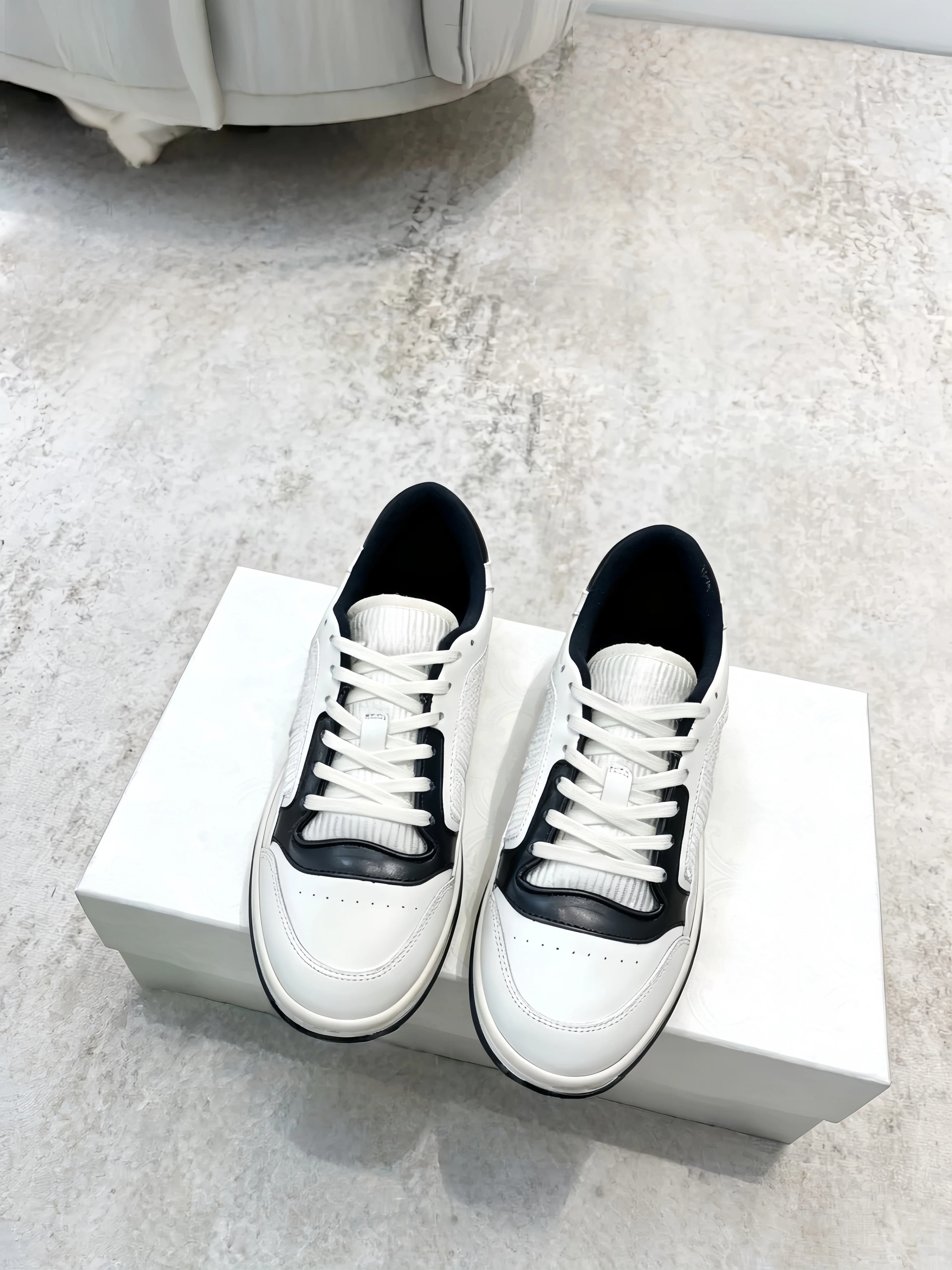 Summer White Sneakers Unisex Retro Color-blocked Sneakers Low-top Genuine Leather Casual Shoes Lace-up Skateboard Shoes Gifts