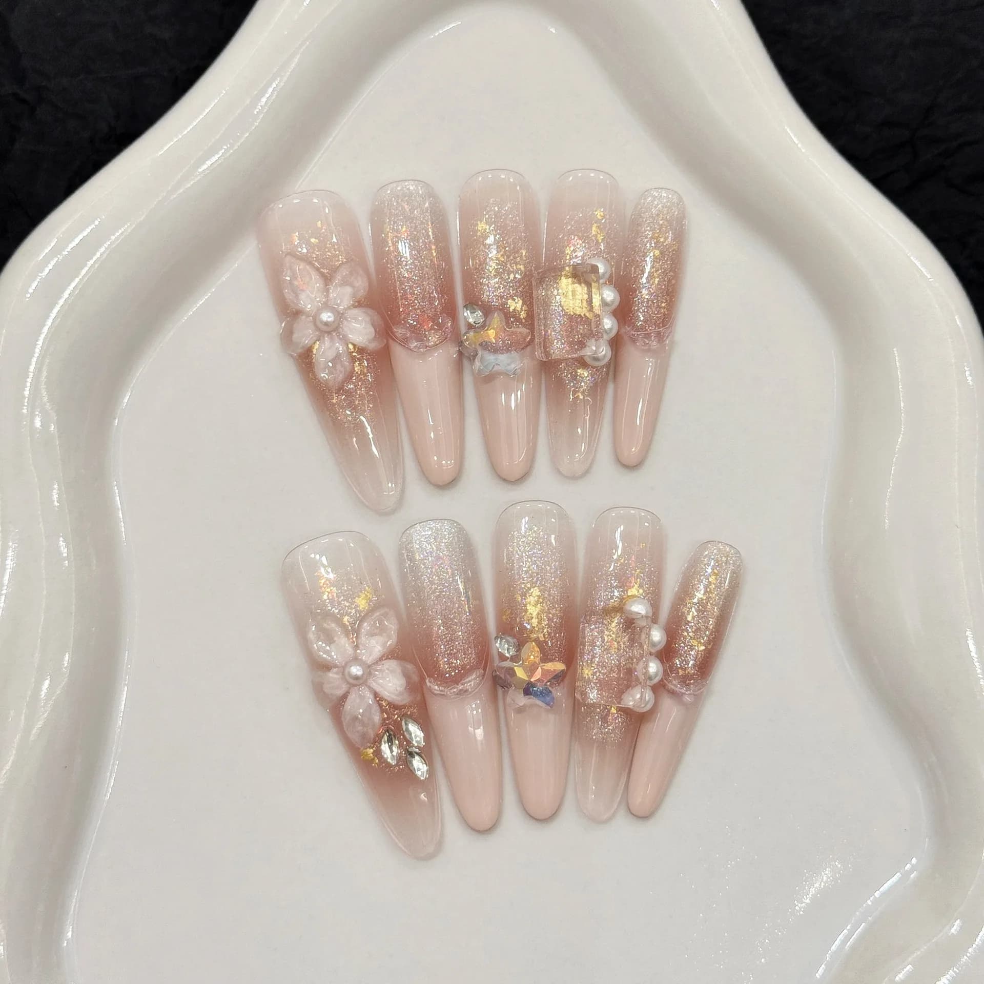 10 pezzi di unghie finte a stiletto pressate a mano, bellissime unghie finte, delicato glitter rosa con fiori, perle e stelle, ideali per le donne