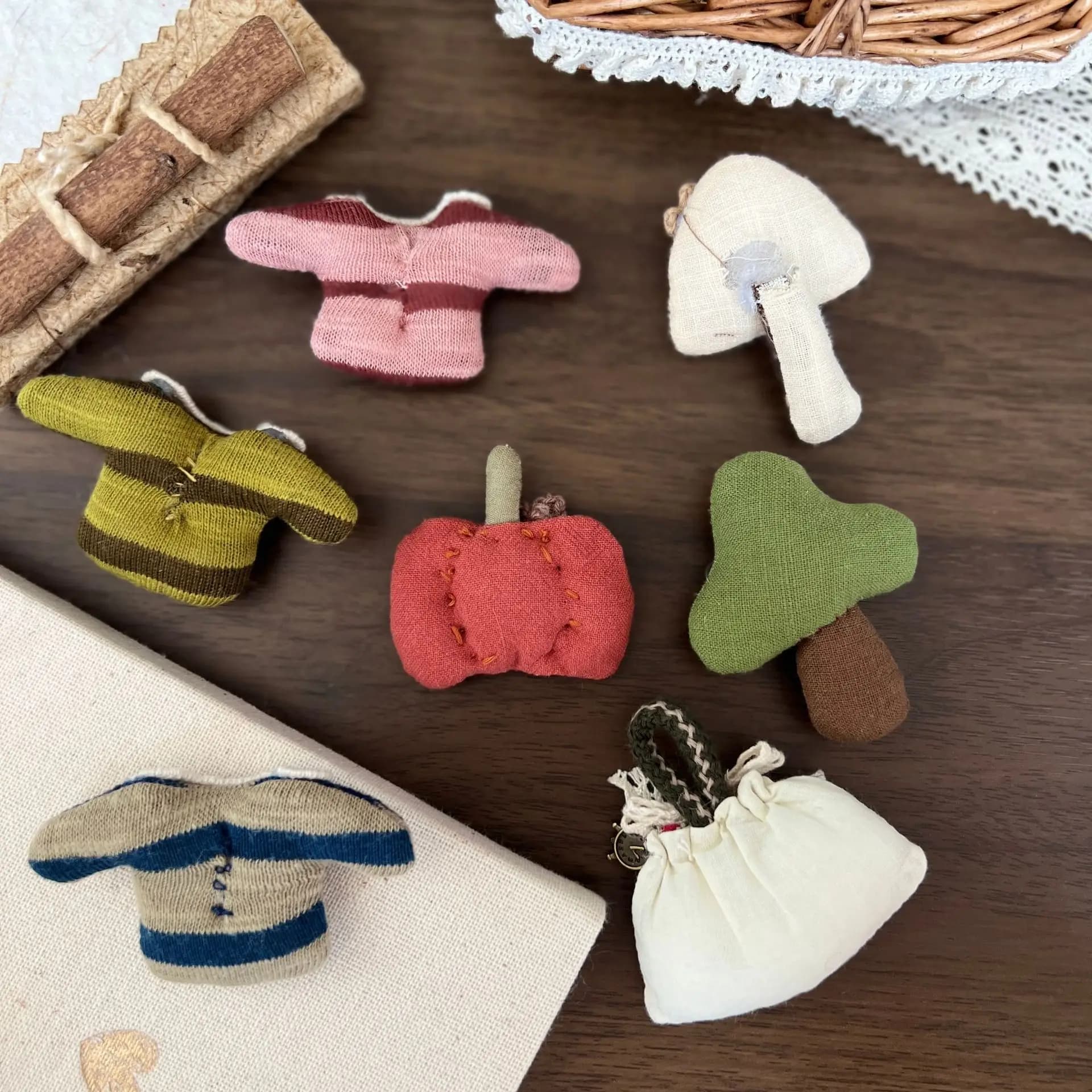 Spilla in tessuto migliorata per decorazione scarpe, calze, cappelli, spilla decorativa, portachiavi, ciondolo per borsa, morbida al tatto, non tossica
