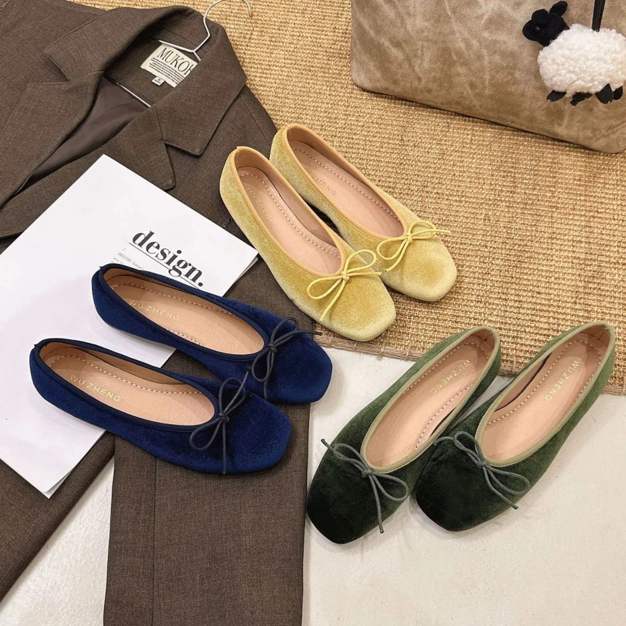 Ballerine in velluto di alta gamma in stile francese per donna, primavera e autunno, con fiocco, punta tonda, suola piatta, suola morbida, slip-on versatile