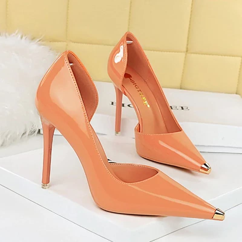 fashion High Heels Low Heels Low Metal Toe Iron Head Bright Painted Leather Side Shoe Single Women Shoes