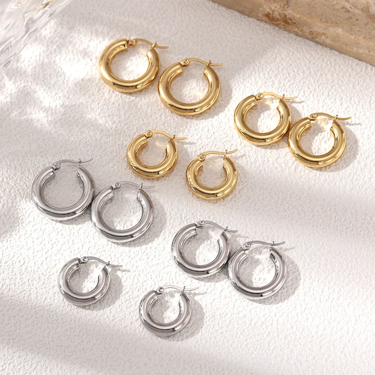 Orecchini in Acciaio Inossidabile Antiossidante, Cerchi Spessi Placcati Oro Impermeabili, Ipoallergenici per Orecchie Sensibili, Gioielli Minimalisti da Regalo