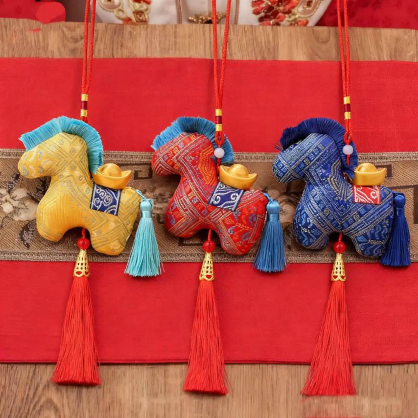 Peluche Cavallo Portafortuna 2026, Tema Anno del Cavallo, Ciondolo Peluche Cavallo, Portachiavi Peluche per Zaino