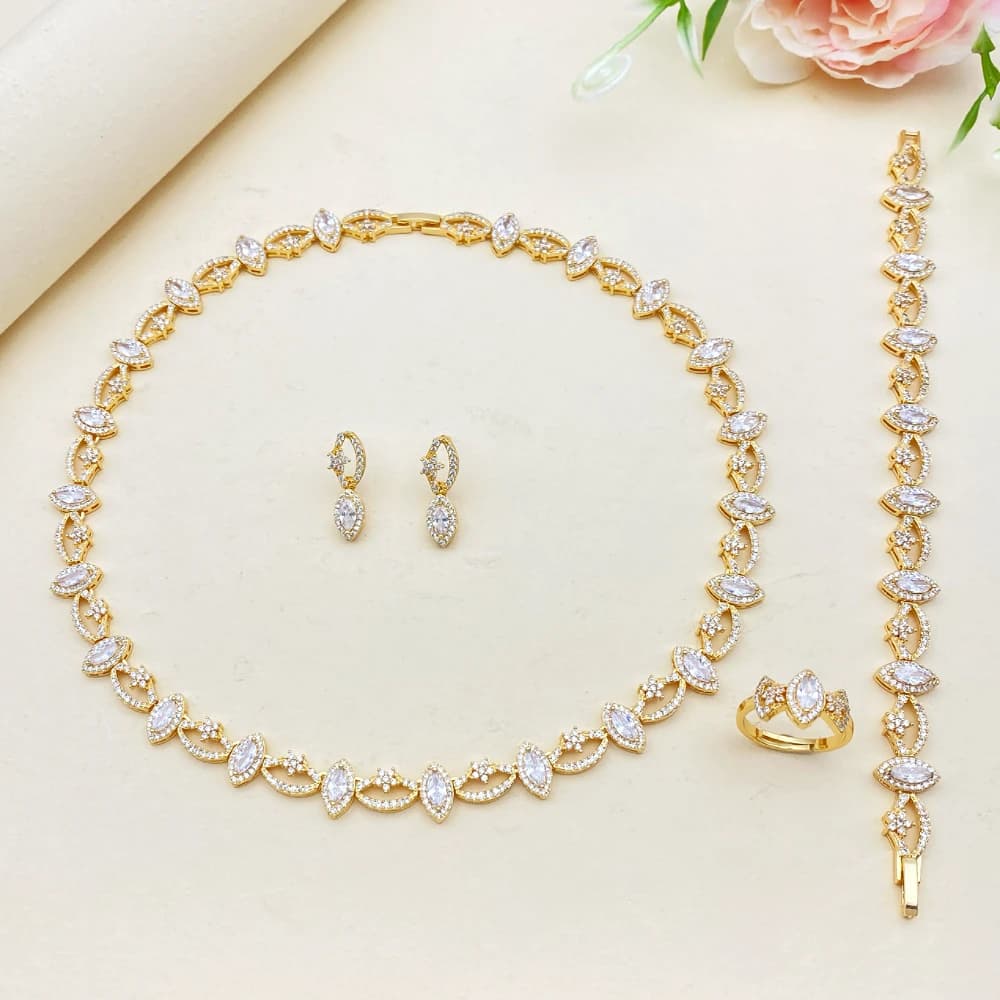 Set di Gioielli Placcati Oro Serie Flora Wedding con Forme Geometriche per Donne, Bracciale, Anello, Collana, Orecchini di Lusso