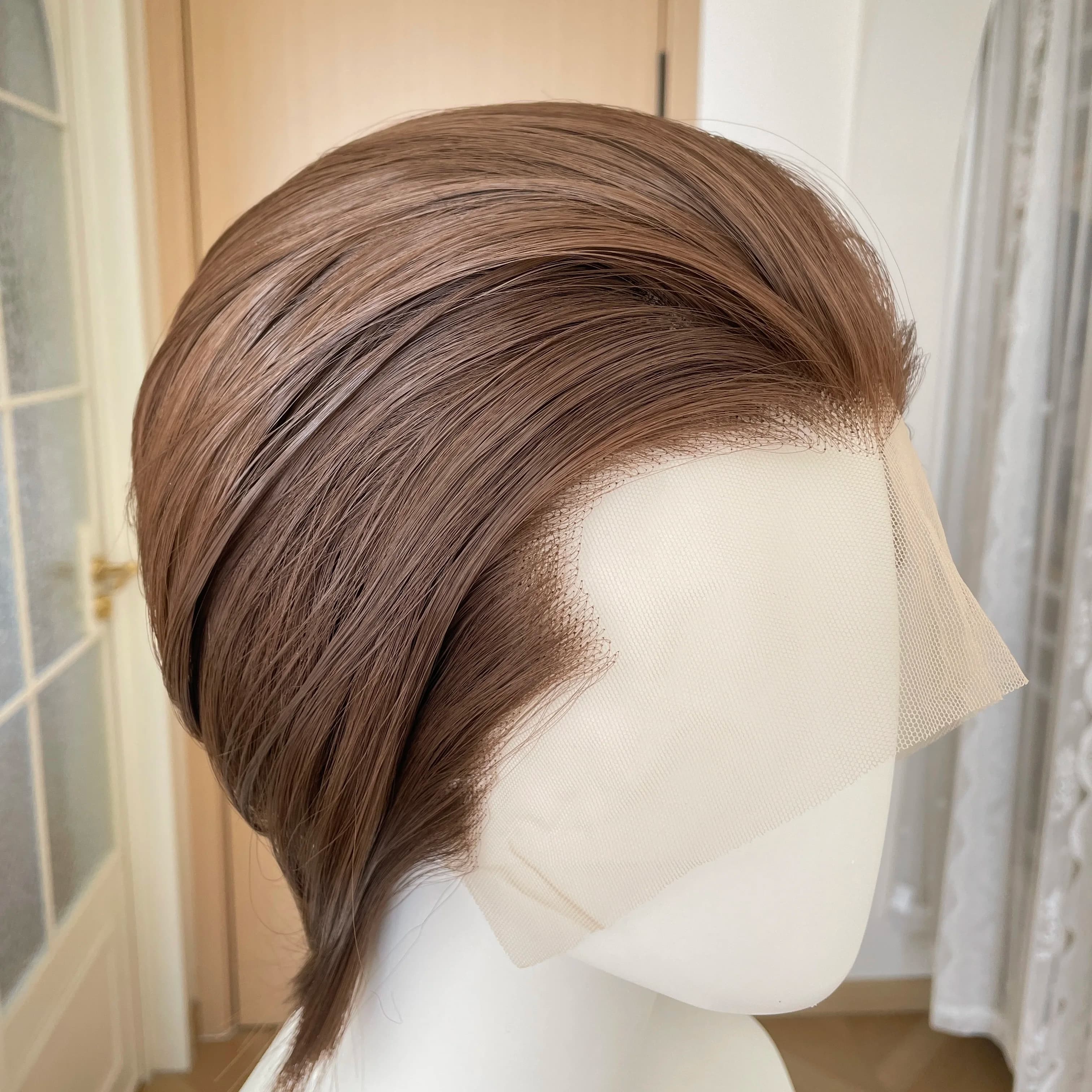 Widow‘s Peak Light Brown Synthetic Wigs for Men 13x4 Lace Front Wigs Short Bob Cut Cosplay Wigs for Women 150% Density Glueless