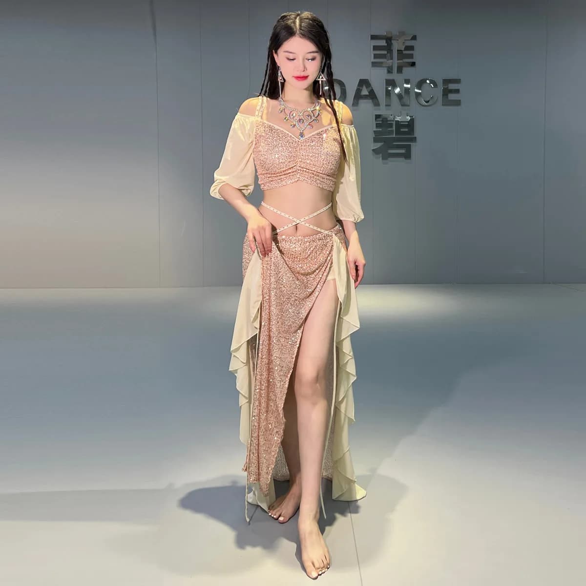 Set di costumi di danza del ventre per donna Top a maniche corte + gonna lunga divisa 2 pezzi Set professionale orientale Abbigliamento da danza del ventre