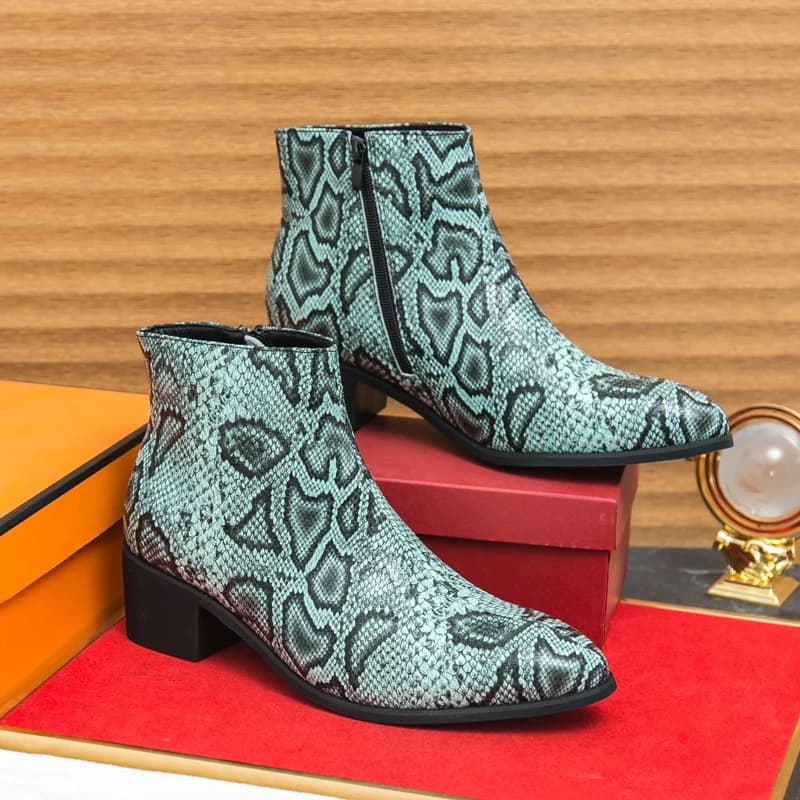 Stivaletti da cowboy da uomo con stampa in pelle serpentina primaverile Mostra stivali corti da moto per feste Aumenta l'altezza del vestito Sapatos Social