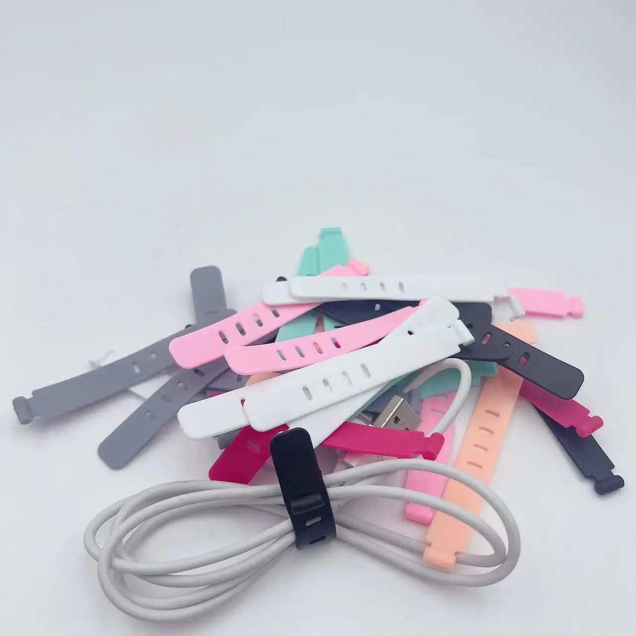 20 Pezzi Fascette in Silicone Riutilizzabili Portatili, Organizzatore per Cavi, Clip per Gestione Cavi USB e Auricolari da Scrivania