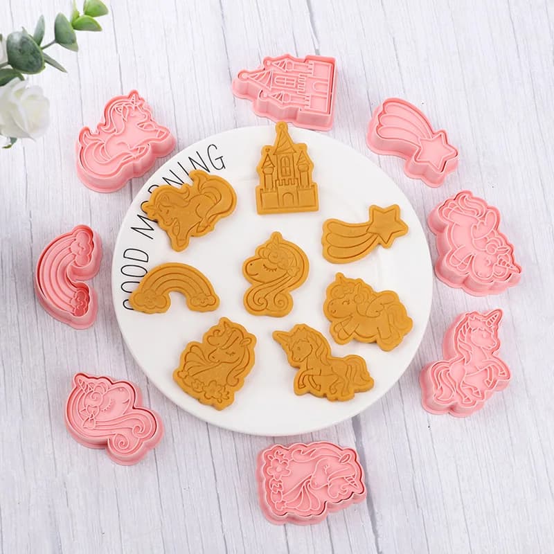 8Pcs/Set Cute Unicorn Cookie Cutter Stamp Rainbow Castle Pressable Biscuit Mold For Birthday Party Baking Tools Wedding Supplies