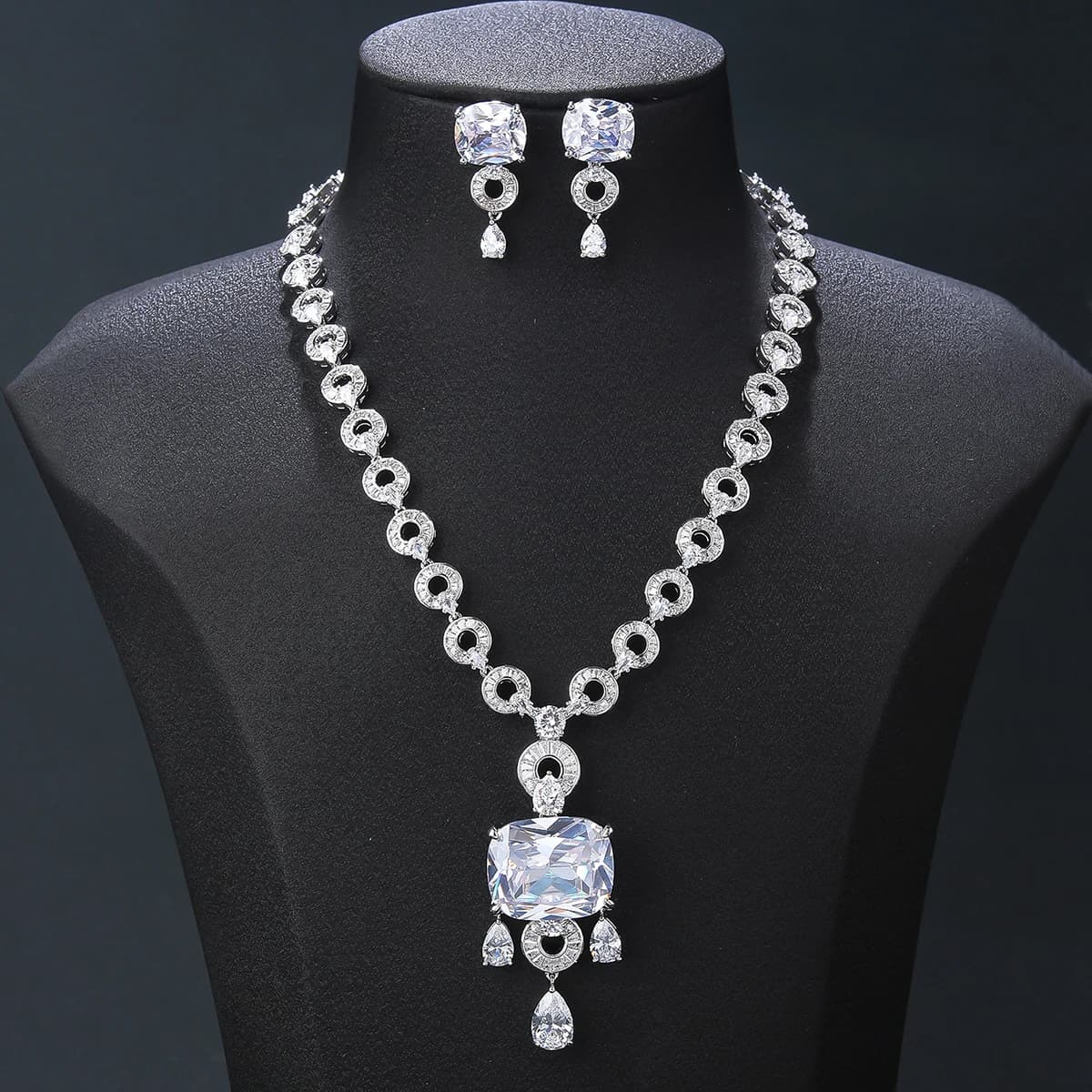 Orecchini eleganti di lusso con collana pendente da sposa con zirconi cubici impostati accessori per feste da donna all'ingrosso CN11532