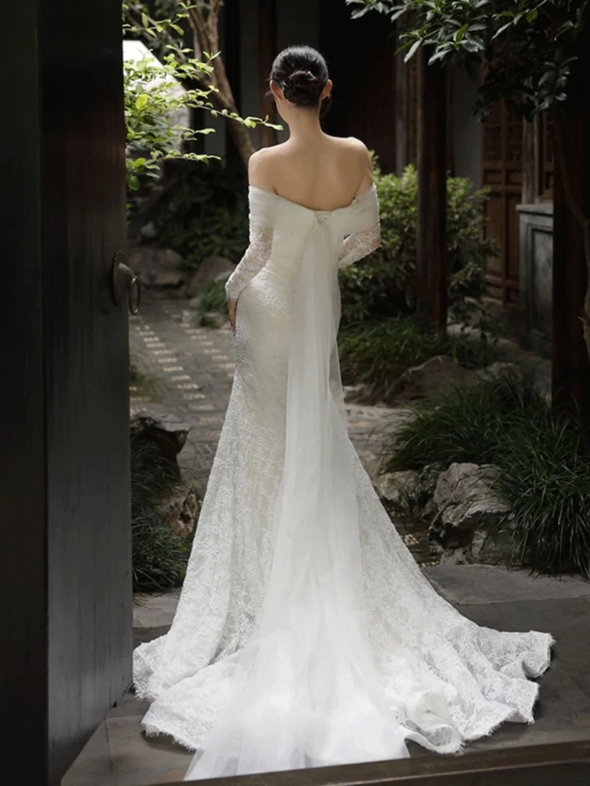 Light Lace Long Sve Wedding Dr One oulder Fi Tail Vintage Sle Outdoor Lawn Wedding Gown with Sa Middle Waist