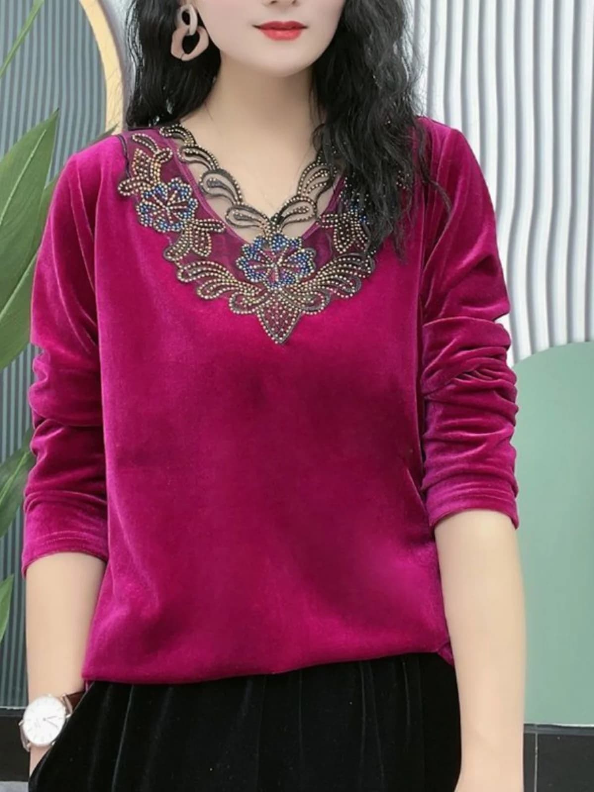 Elegant Velvet V-Neck Base Shirt Women's Fashionable T-Shirt with Rhinestones plus Size Top Casual Style Autumn New Arrival