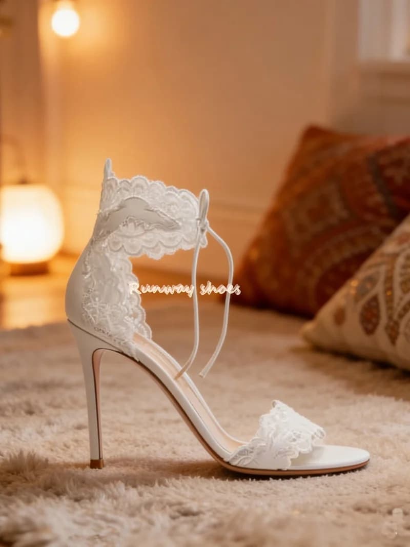 Scarpe da Sposa Bianche con Cinturino Singolo in Pizzo, Punta Rotonda e Fascia alla Caviglia, Scarpe di Lusso Fatte a Mano