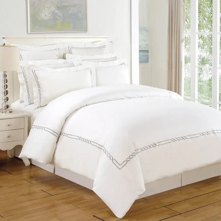 Lorenz 200 Fili Cotton Cover Set, Soft Covers, Essential for the Bedroom, Infinity Embroidered Edge, Includes