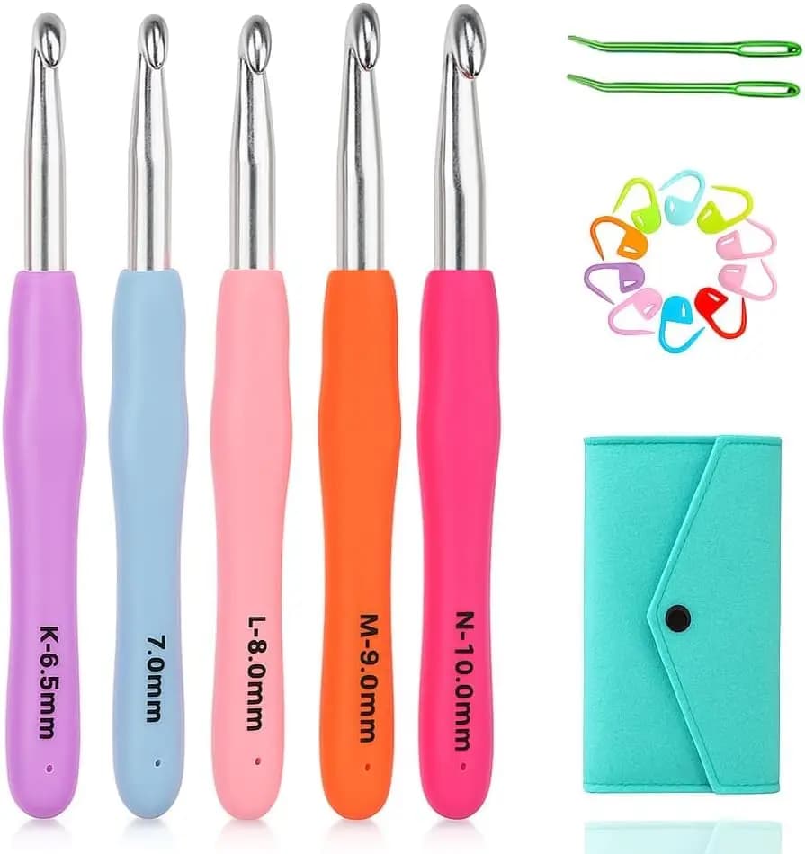 Large Ergonomic Crochet Hooks Set 5 Sizes 6.5-10mm for Chunky Yarn with Case