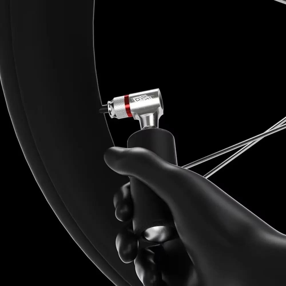 Aluminum Alloy CO2 Mini Pump Presta Valves with Protective Sleeve Bike Pump Nozzle Portable Automatic Safety