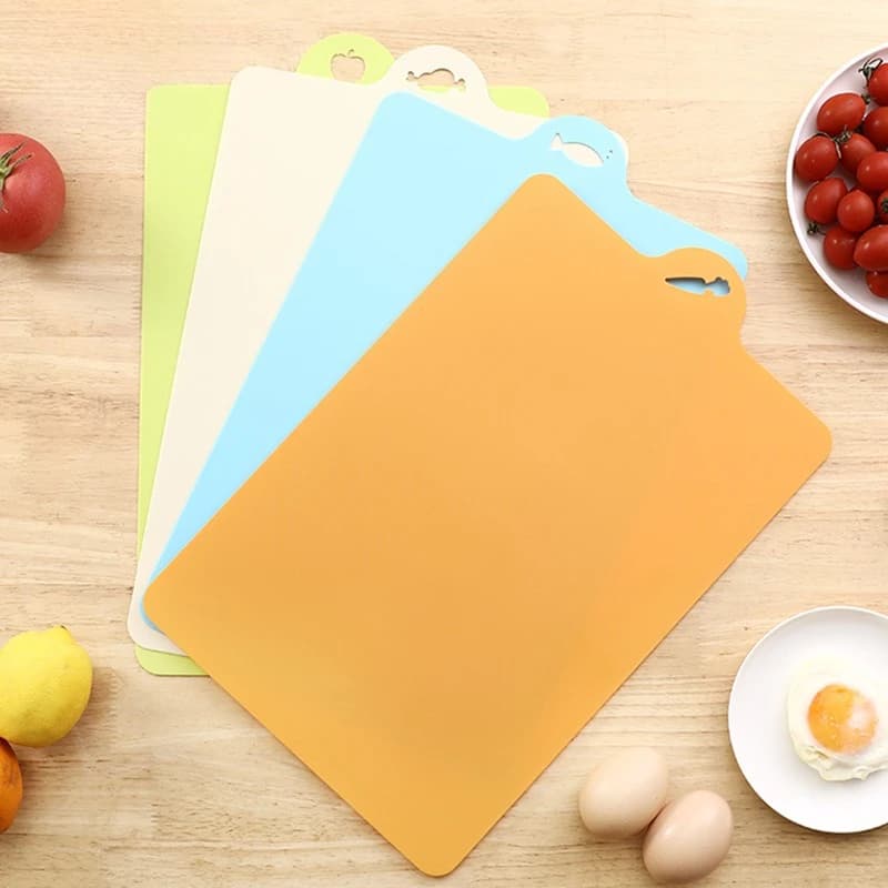 1PC Kitchen Cooking Tool, Flexible Plastic Ultra-thin and Bendable Cutting Board, Food Slicing and Vegetable Cutting