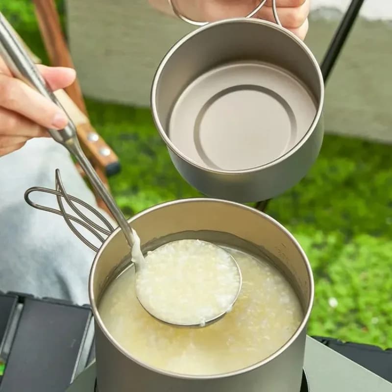Set of camping pans with folding handle, lightweight portable pots set for outdoor picnics