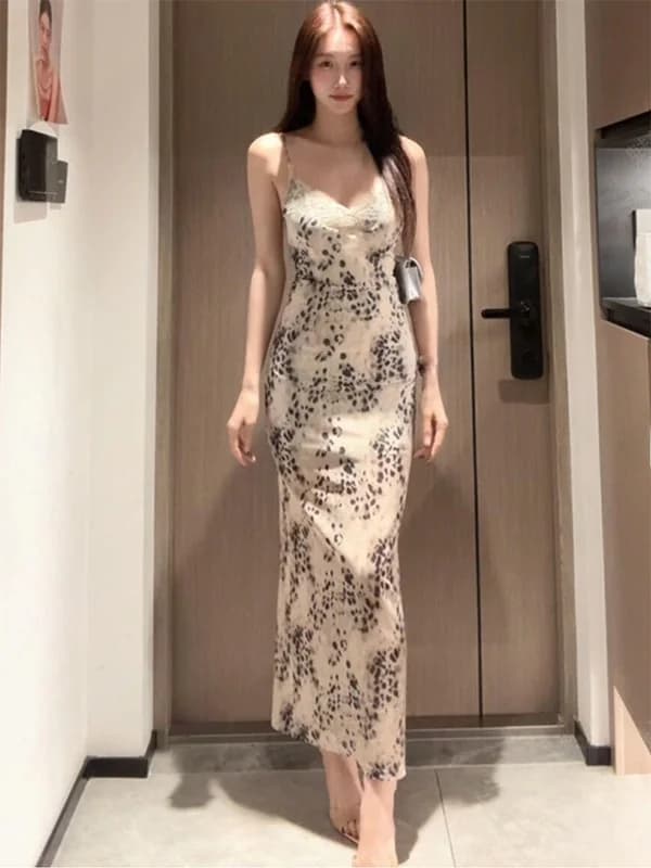 Elegante Abito Midi in Pizzo con Stampa Leopardata, Scollo a V, Spalline, Effetto Snellente, Stile Francese, Vita Alta, in Fibra di Poliestere