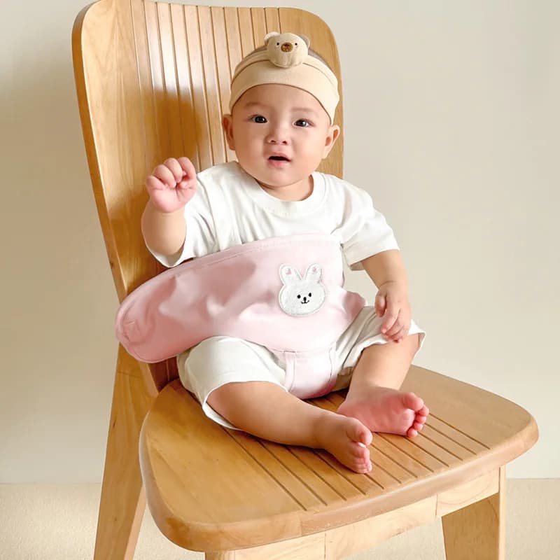 Portable Baby Dining Chair with Fixed Belt Children's Outing Seat Straps - Secure Travel Feeding Solution for Infants